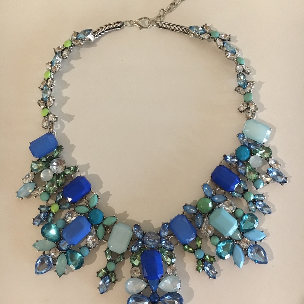 🆕 Pretty Blue Statement Bib Fashion Necklace - Picture 2 of 7